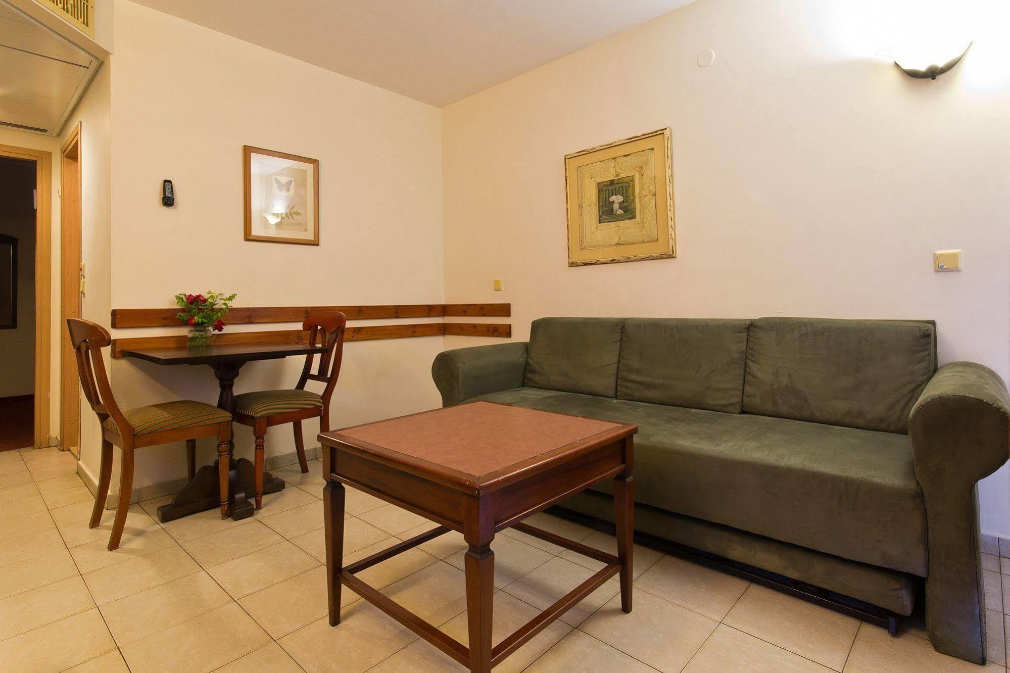 Shoresh Green Hills Family Suites Hotel Ngoại thất bức ảnh