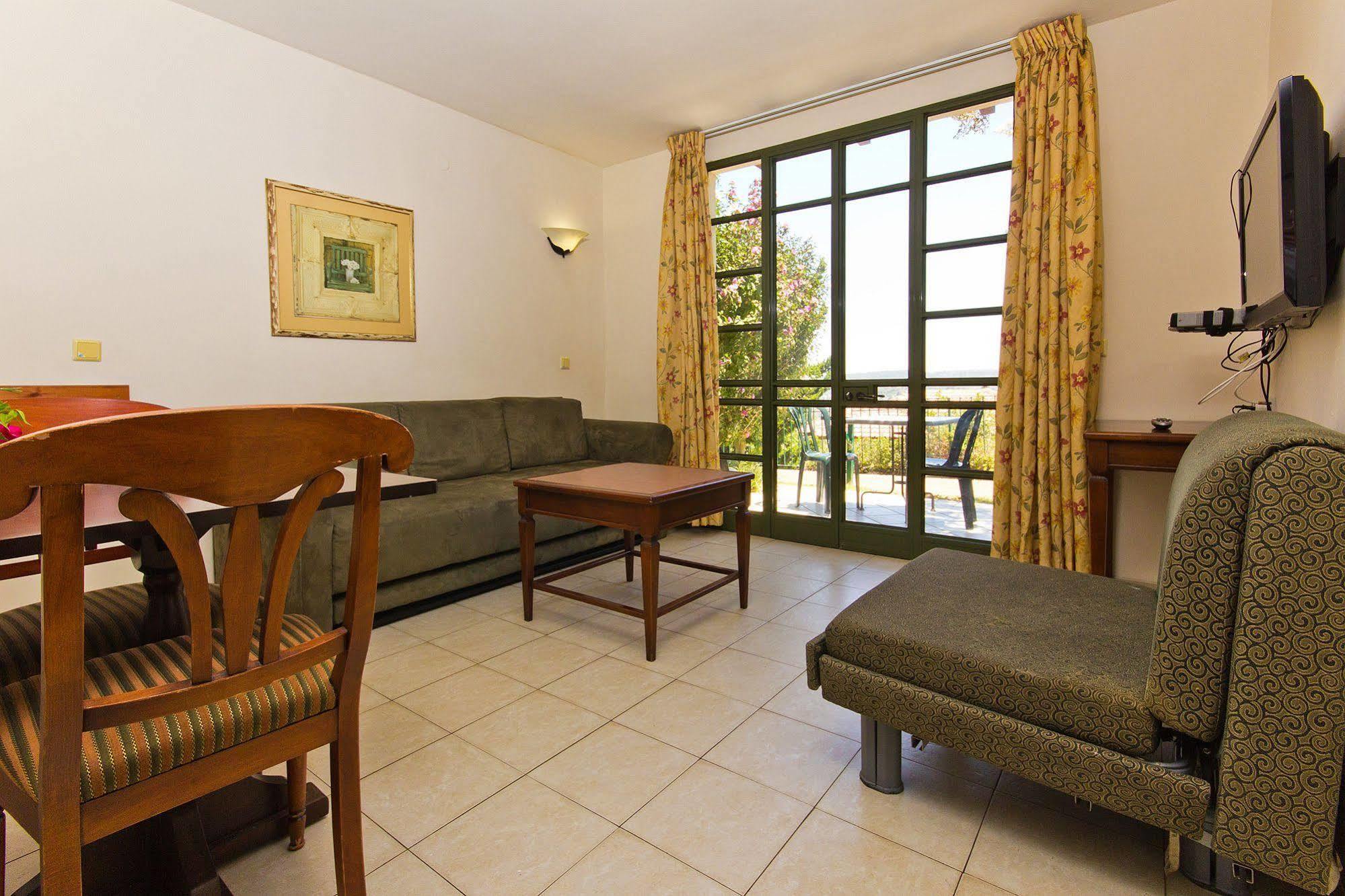 Shoresh Green Hills Family Suites Hotel Ngoại thất bức ảnh
